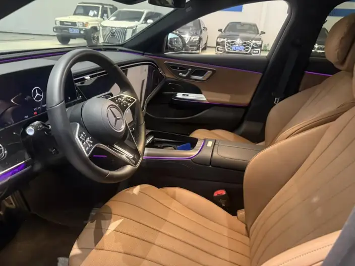 Mercedes-Benz E-Class PHEV 2024 Model E 350 e L sedan – фото 7
