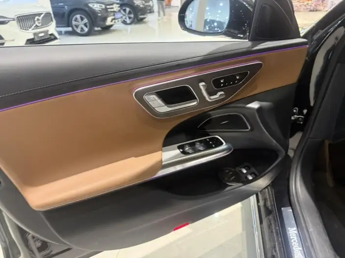 Mercedes-Benz E-Class PHEV 2024 Model E 350 e L sedan – фото 9