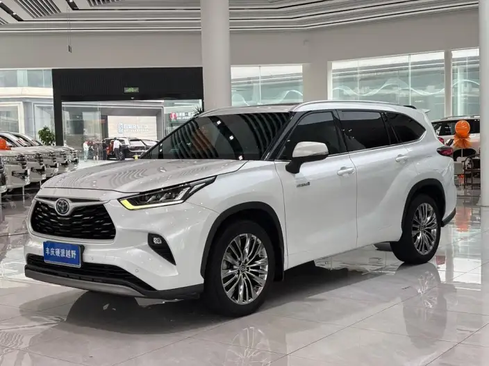 Toyota Highlander 2022 Model Hybrid 2.5L 4WD Premium Edition 7 seat – фото 1