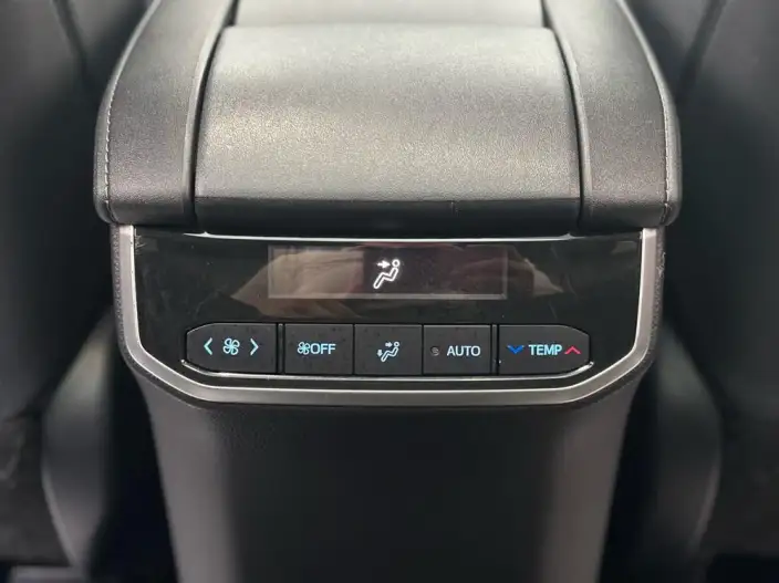 Toyota Highlander 2022 Model Hybrid 2.5L 4WD Premium Edition 7 seat – фото 9