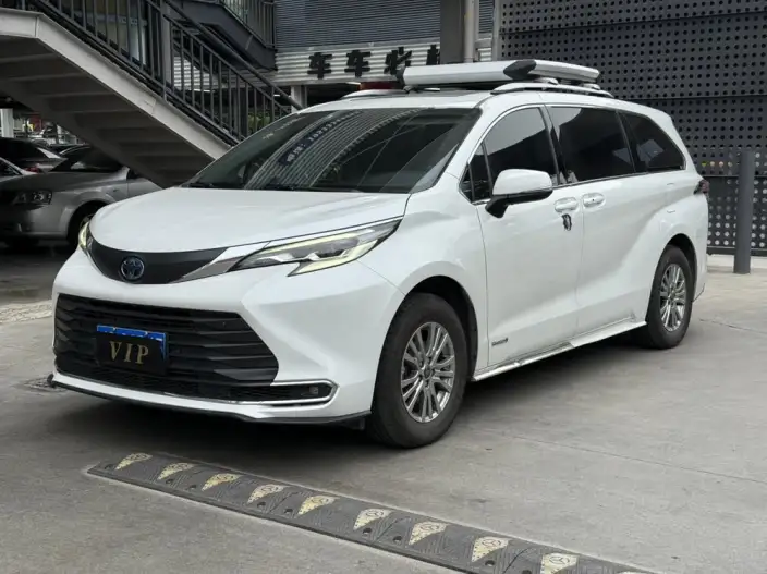Toyota Sienna 2021 Model 2.5L Hybrid Comfort Edition – фото 1