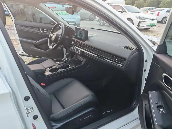 Model Ge 2022 Model 240TURBO CVT Deluxe Edition – фото 7