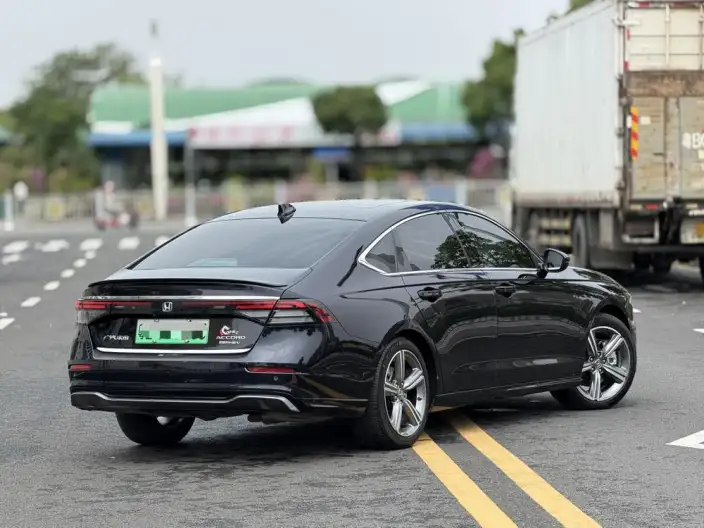 Honda Accord PHEV 2023 Model e:PHEV Ultimate Edition – фото 6