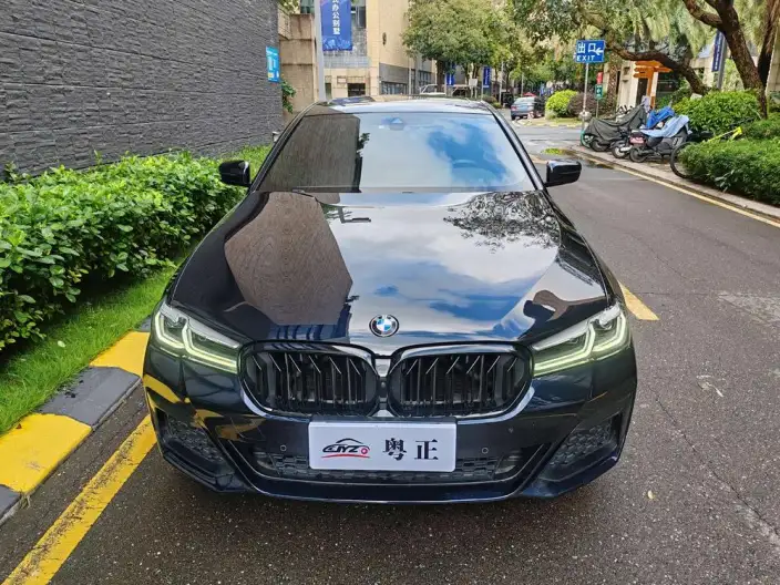 BMW 5 Series 2022 Model Facelift II 530Li Exclusive Model M Sports Set – фото 2