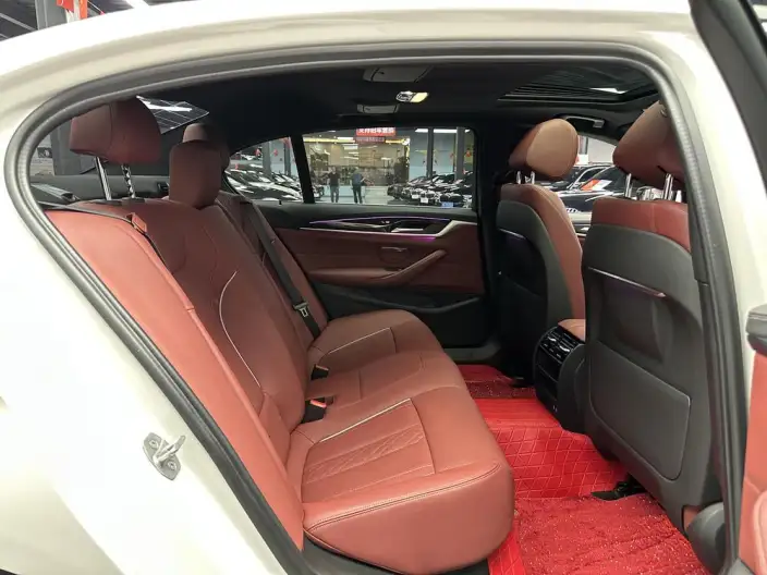 BMW 5 Series 2022 Model Facelift II 525Li M Sports Set – фото 9