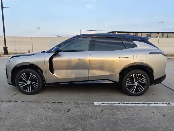 Lynk & Co 08 EM-P 2023 Model 120 Long Battery Life Pro Halo