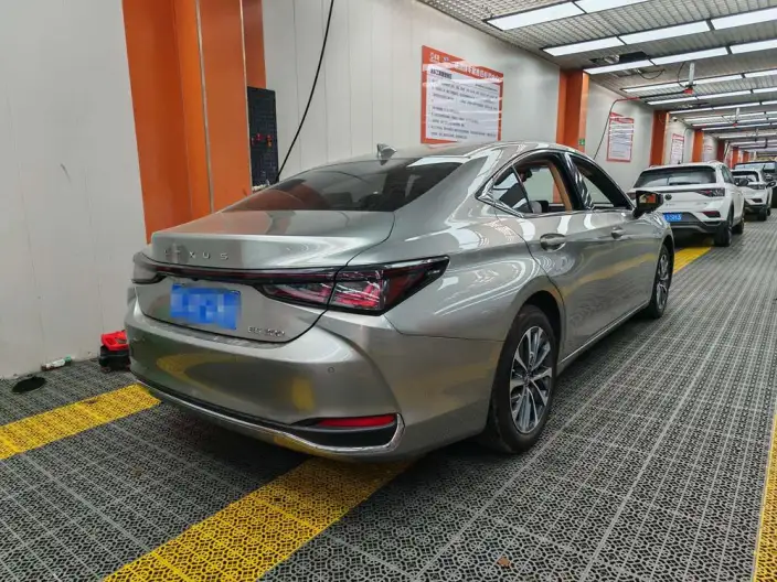 Lexus ES 2025 Model 200 Premium