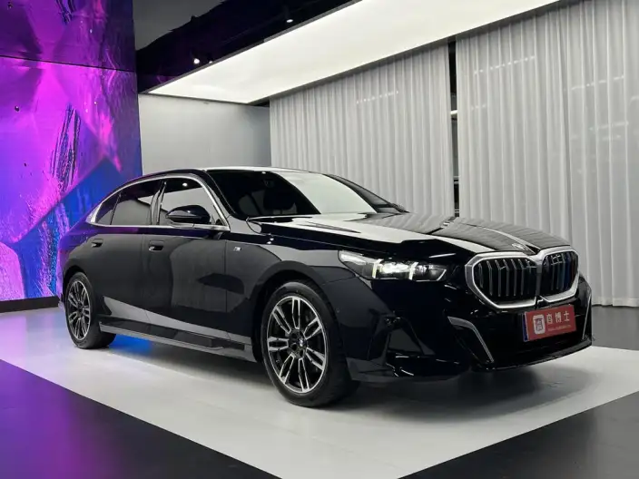 BMW 5 Series 2024 Model 530Li Leading Model M Sports Set – фото 3