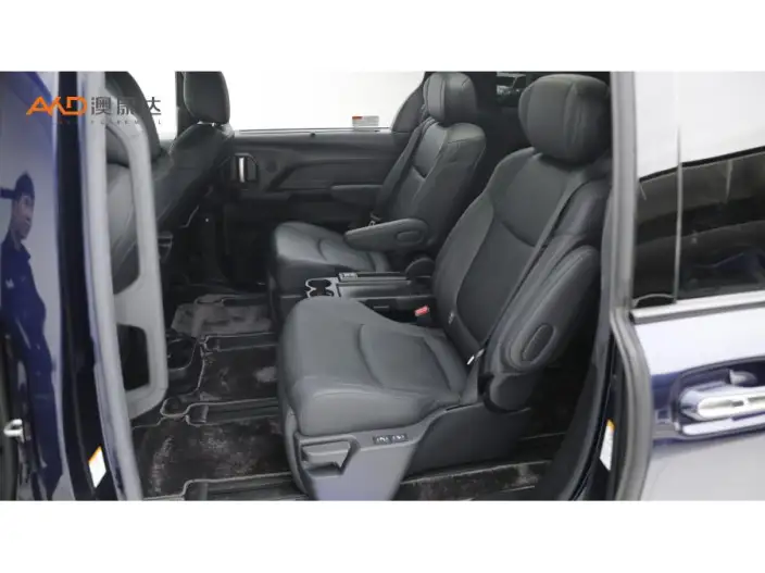 Toyota Sienna 2021 Model 2.5L Hybrid Platinum edition – фото 9