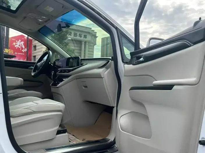 Buick GL8 2023 Model ES Luzun 2.0T Comfort Model – фото 6