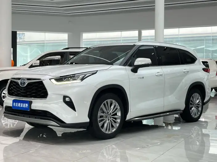 Toyota Highlander 2022 Model Hybrid 2.5L 4WD Premium Edition 7 seat – фото 1