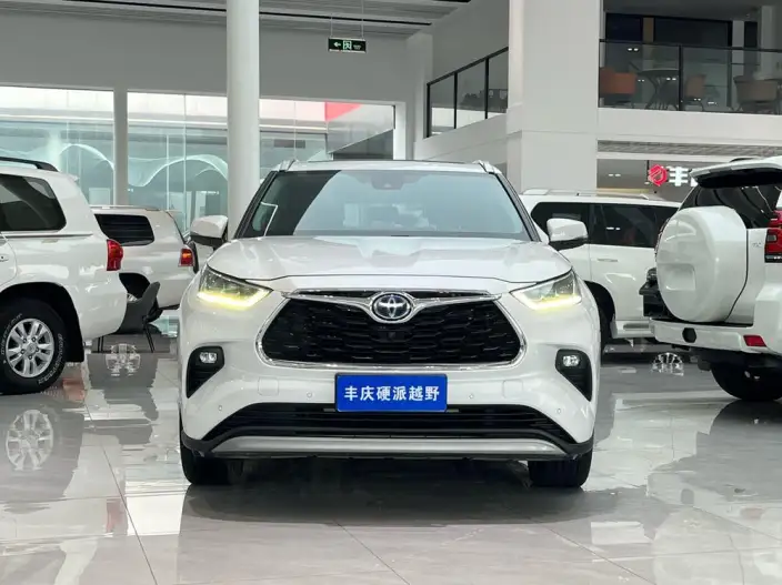 Toyota Highlander 2022 Model Hybrid 2.5L 4WD Premium Edition 7 seat – фото 2