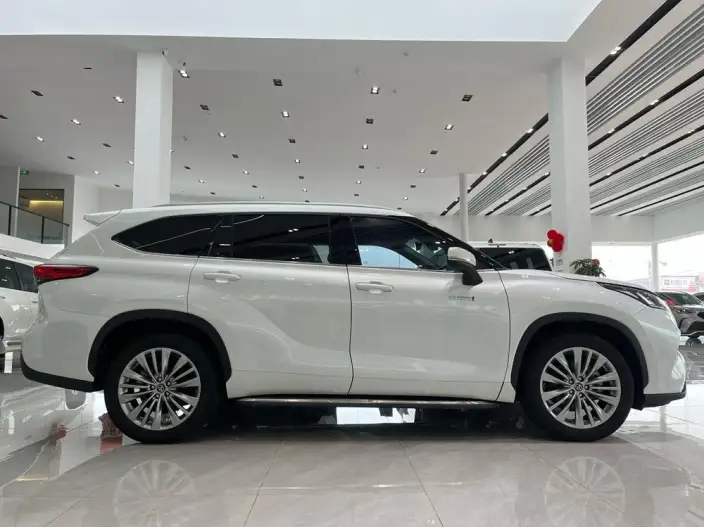 Toyota Highlander 2022 Model Hybrid 2.5L 4WD Premium Edition 7 seat – фото 7