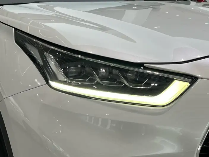 Toyota Highlander 2022 Model Hybrid 2.5L 4WD Premium Edition 7 seat – фото 9