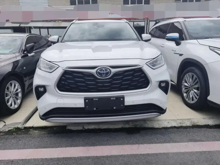 Toyota Highlander 2022 Model Hybrid 2.5L 4WD Premium Edition 7 seat – фото 2