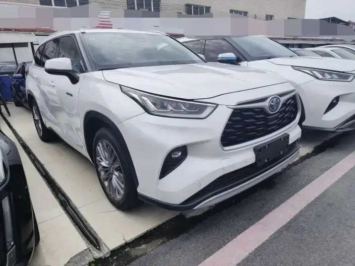 Toyota Highlander 2022 Model Hybrid 2.5L 4WD Premium Edition 7 seat – фото 3