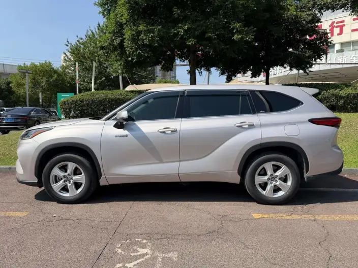 Toyota Highlander 2022 Model Hybrid 2.5L 4WD Elite Edition 7 seat – фото 3