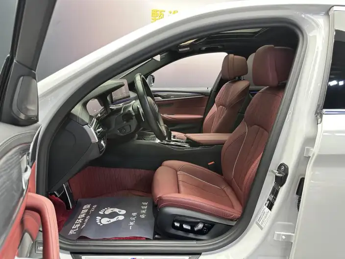 BMW 5 Series 2023 Model 530Li Exclusive Model M Sports Set – фото 6