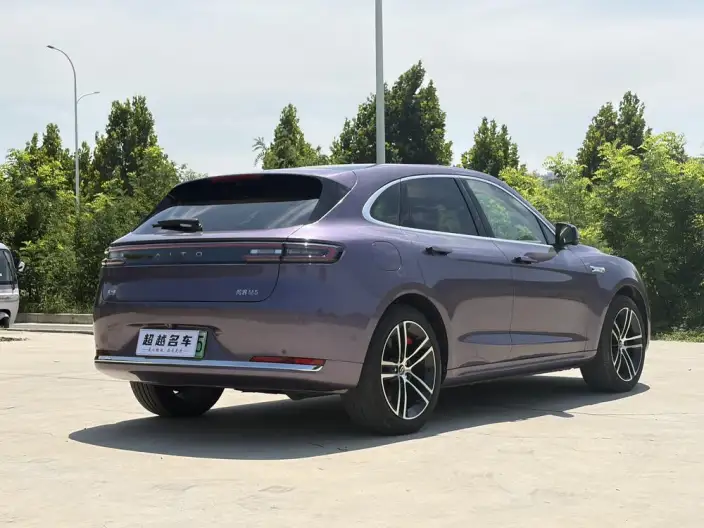 Aito M5 2025 Model Extended Range Ultra 4WD Edition – фото 6