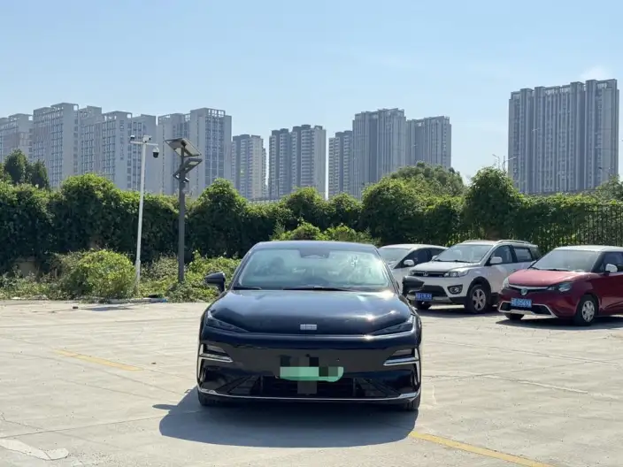 Geely Galaxy E8 PHEV 2025 Model 130km EM-i Premium Edition
