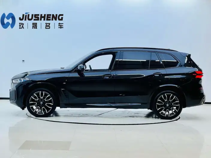 BMW X5 2023 Model xDrive40Li M Sports Night Set
