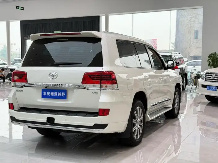 Land Cruiser (import 2020 Model 4.0L Automatic 4WD 7 seat Parallel Imported – фото 6