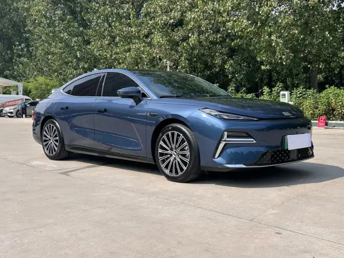 Geely Galaxy E8 PHEV 2025 Model 130km EM-i Ultimate Edition