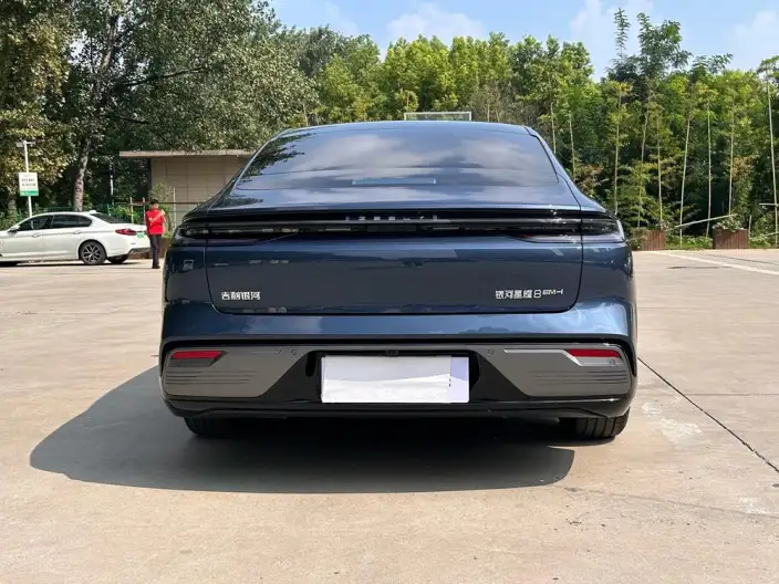 Geely Galaxy E8 PHEV 2025 Model 130km EM-i Ultimate Edition – фото 5