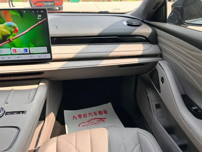 Geely Galaxy E8 PHEV 2025 Model 130km EM-i Ultimate Edition – фото 8