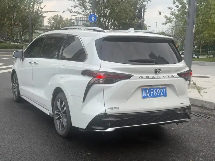 Granvia 2024 Model Intelligent Hybrid 2.5L 4WD Noble PLUS Edition