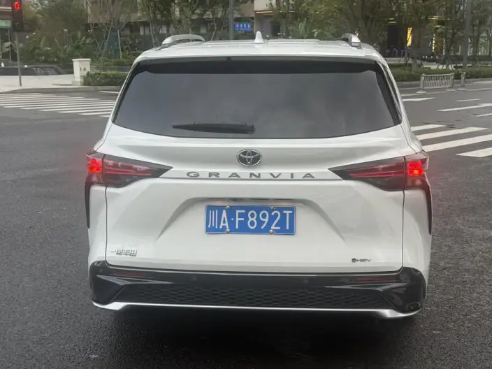 Granvia 2024 Model Intelligent Hybrid 2.5L 4WD Noble PLUS Edition – фото 5