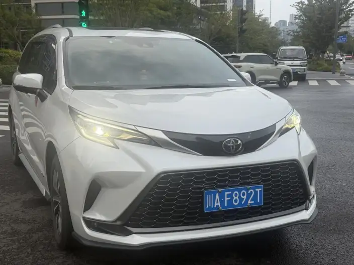 Granvia 2024 Model Intelligent Hybrid 2.5L 4WD Noble PLUS Edition – фото 9