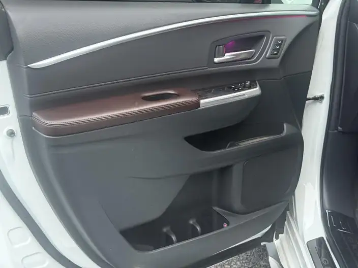 Granvia 2024 Model Intelligent Hybrid 2.5L 4WD Noble PLUS Edition – фото 10