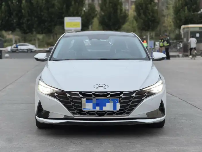 Hyundai Ioniq 2022 Model 1.5L CVT LUX Premium Edition – фото 2