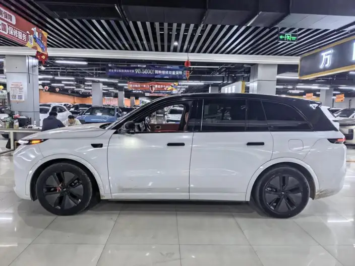 Li Auto L8 2024 Model Pro Edition