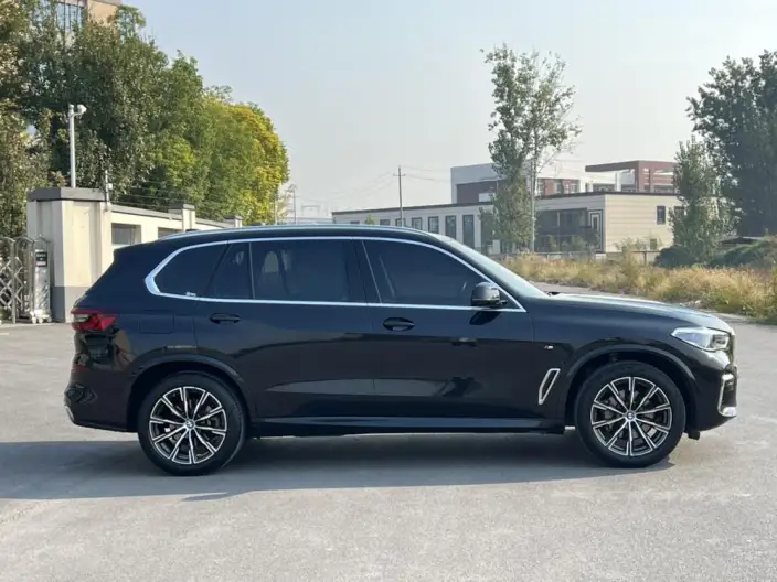 BMW X5 2022 Model xDrive 30Li Exclusive Model M Sports Set – фото 8