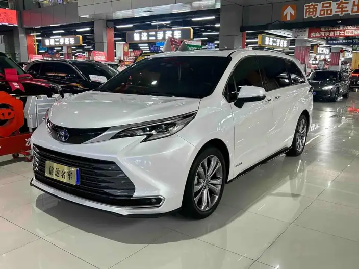 Toyota Sienna 2021 Model 2.5L Hybrid Premium Edition