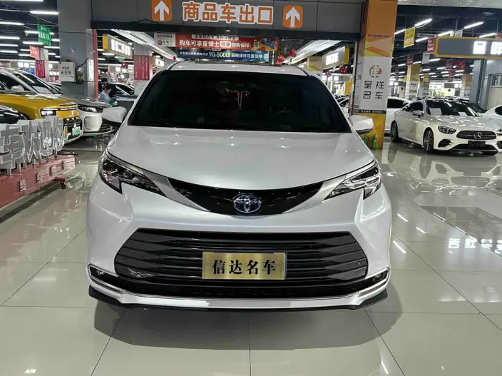 Toyota Sienna 2021 Model 2.5L Hybrid Premium Edition