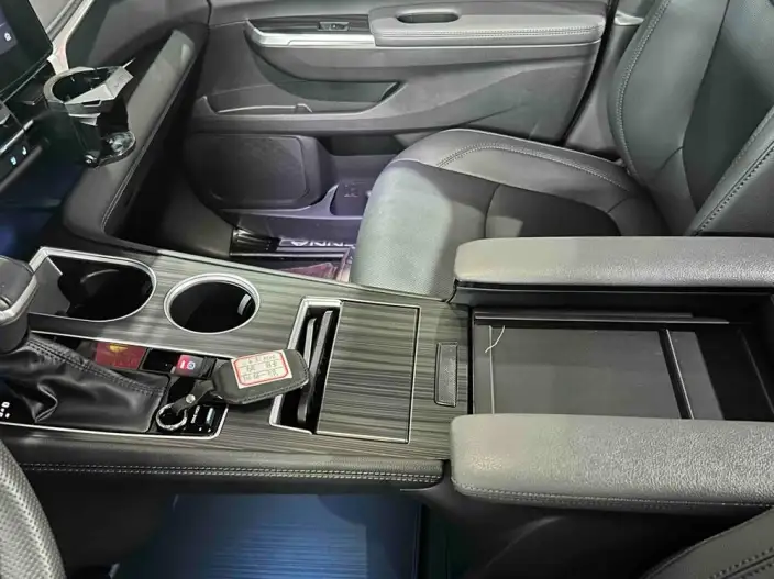 Toyota Sienna 2021 Model 2.5L Hybrid Premium Edition – фото 9