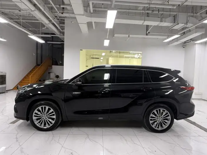 Toyota Highlander 2022 Model Hybrid 2.5L 4WD Supreme Edition 7 seat