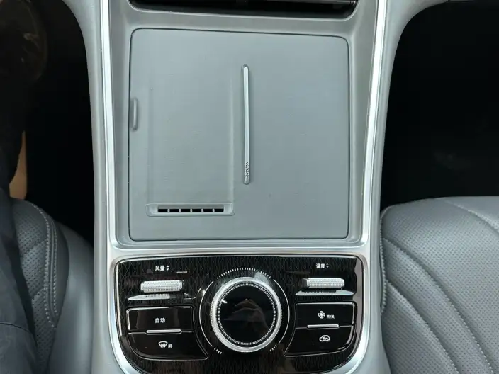 Geely Galaxy L6 2025 Model 1.5 EM-i DHT 140KM Galaxy Edition – фото 7