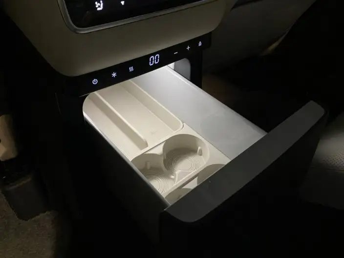 Li Auto MEGA 2024 Model Ultra Edition – фото 3