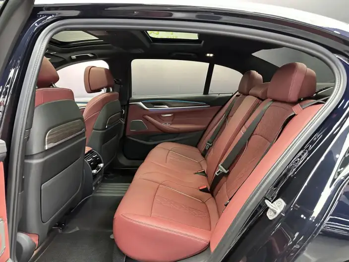 BMW 5 Series 2022 Model Facelift 530Li Exclusive Model M Sports Set – фото 9
