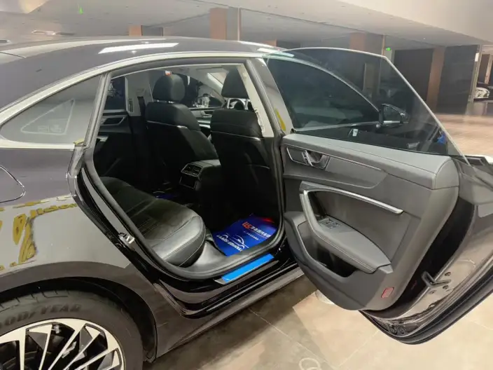 Audi A7 L 2024 Model 45 TFSI Luxury Model – фото 3