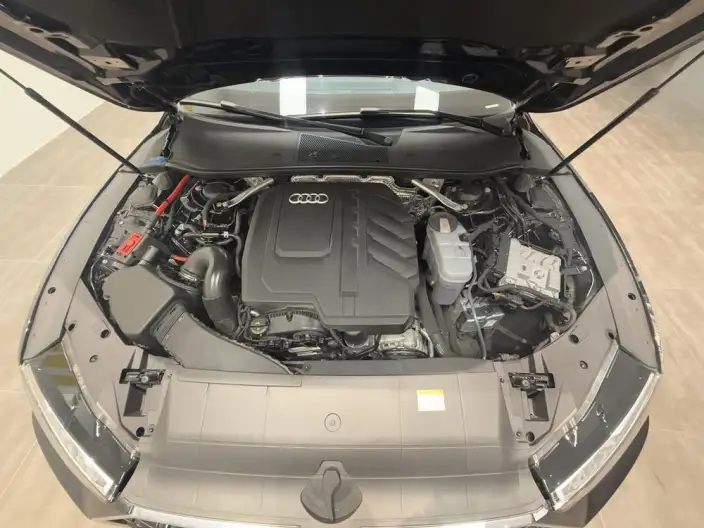 Audi A7 L 2024 Model 45 TFSI Luxury Model – фото 8