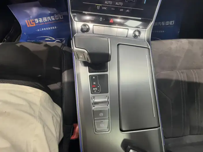 Audi A7 L 2024 Model 45 TFSI Luxury Model – фото 10