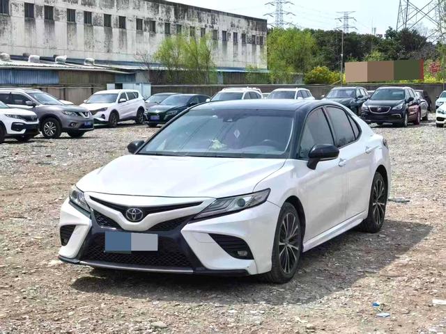 Toyota Camry Модель 2019 года 2.5S Fengshang Edition Country VI