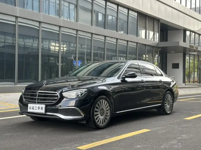Mercedes-Benz E-Class 2023 Model E 300 L Luxury Model sedan – фото 1