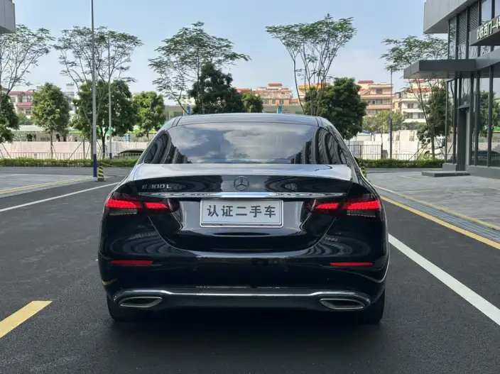 Mercedes-Benz E-Class 2023 Model E 300 L Luxury Model sedan – фото 5