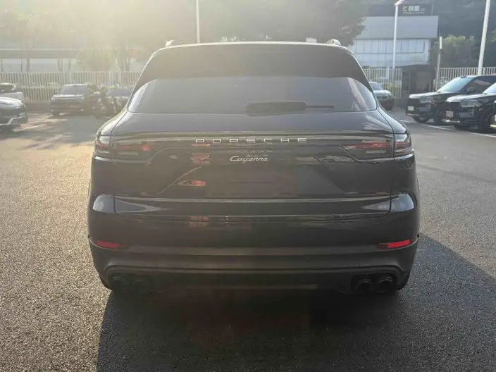 Cayenne E-Hybrid 2021 Model Cayenne E-Hybrid 2.0T